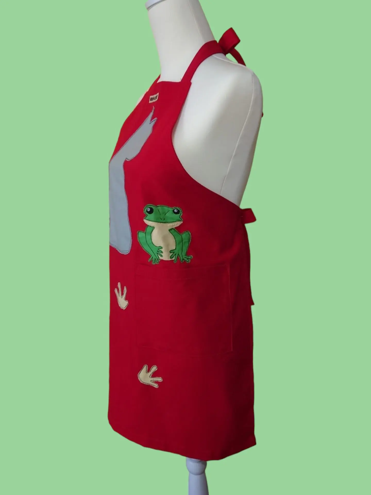 ネコとカエルのアップリケエプロン | オーダーメイド エプロン専門店