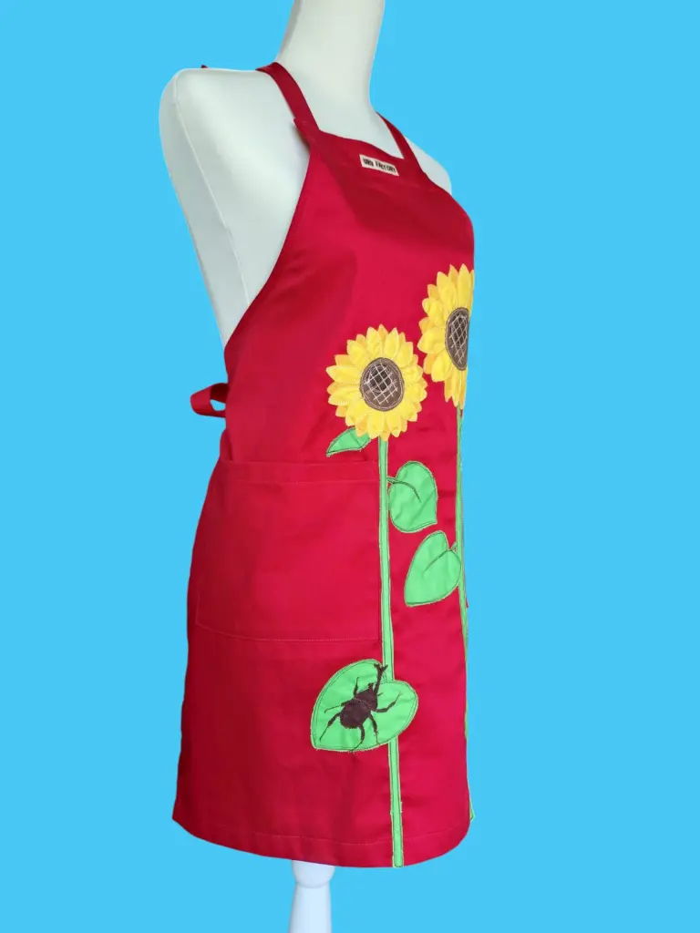 ひまわりとカブトムシのアップリケエプロン」でキッチンに夏の元気を