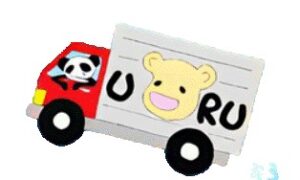 URUの文字とキャラクタのイラストが描かれたトラック